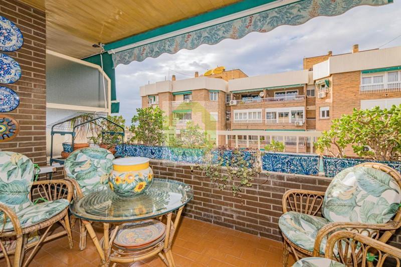 For sale of flat in Granada