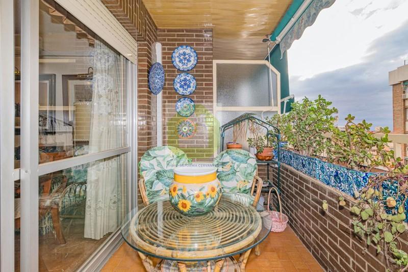 For sale of flat in Granada