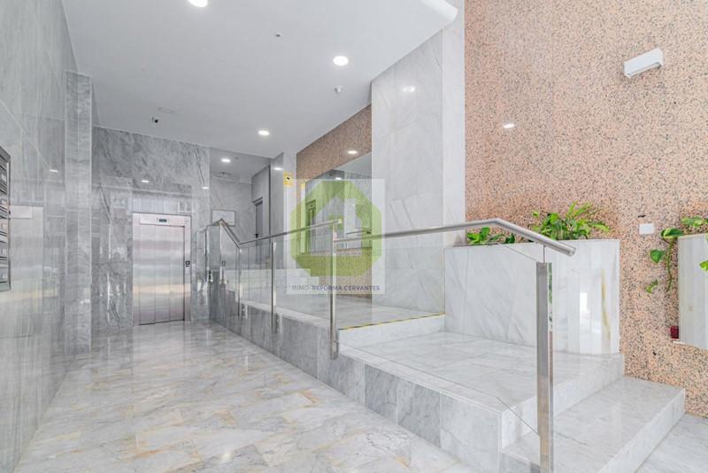 For sale of flat in Granada