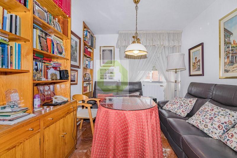 For sale of flat in Granada