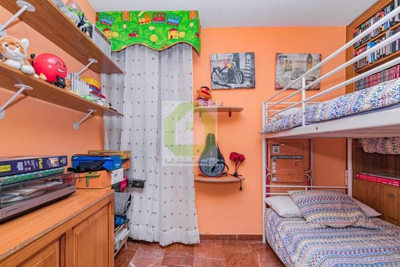 For sale of flat in Granada