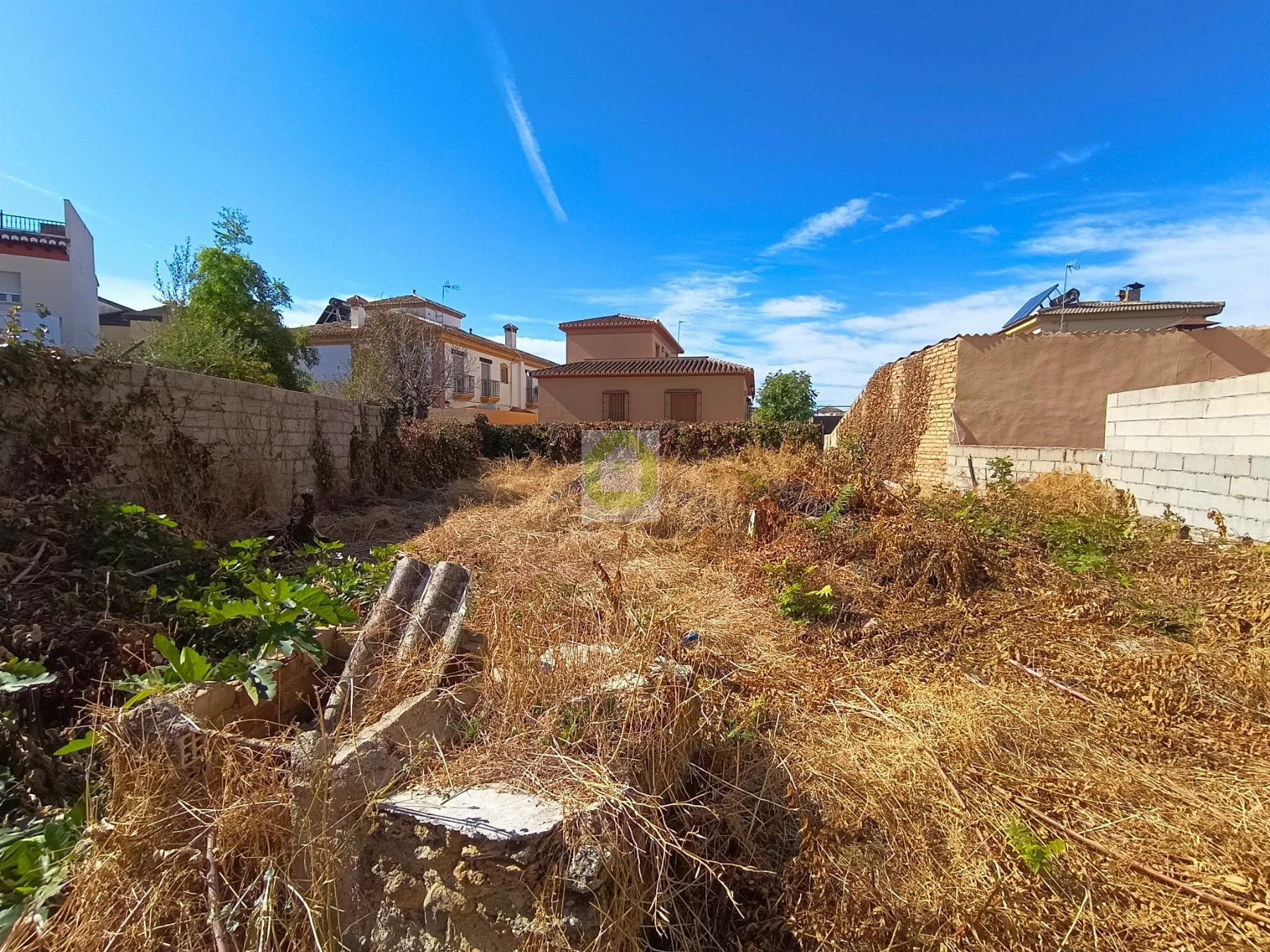 For sale of land in La Zubia