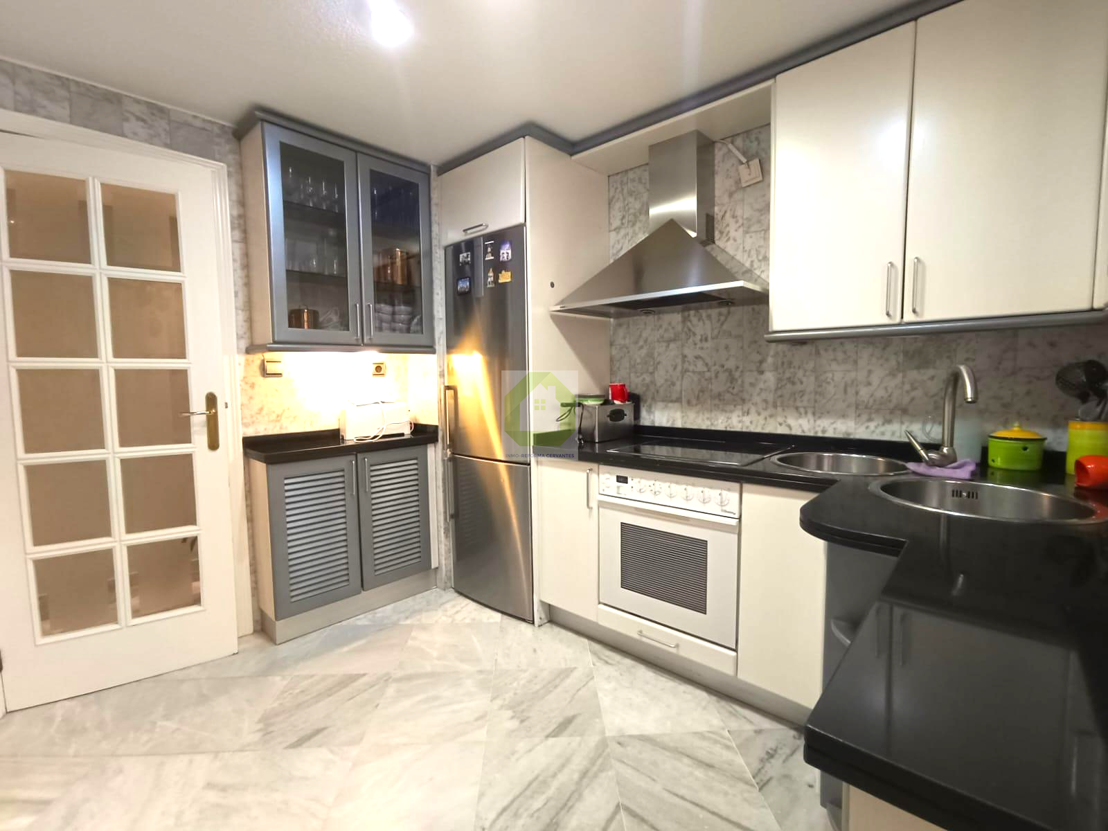 For rent of flat in Granada