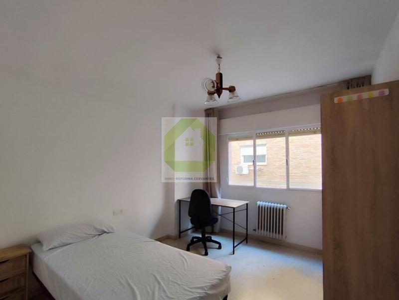 For sale of flat in Granada