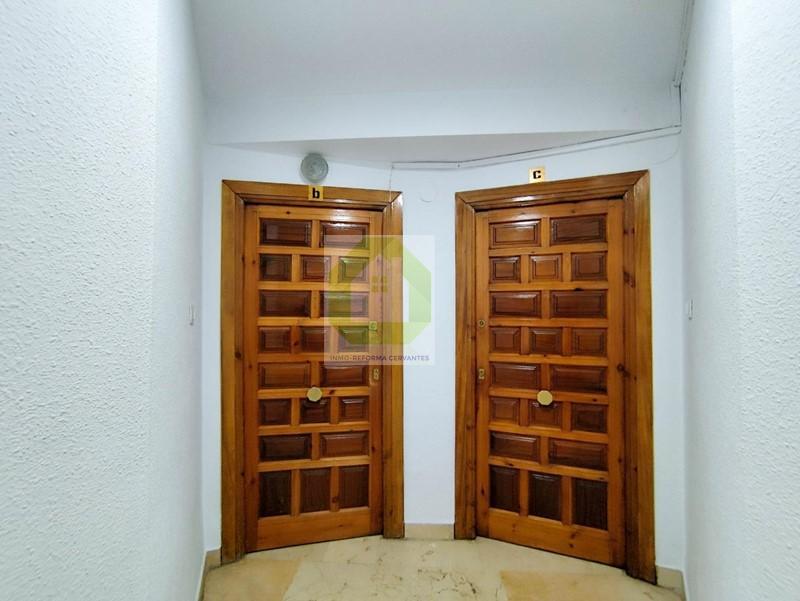 For sale of flat in Granada