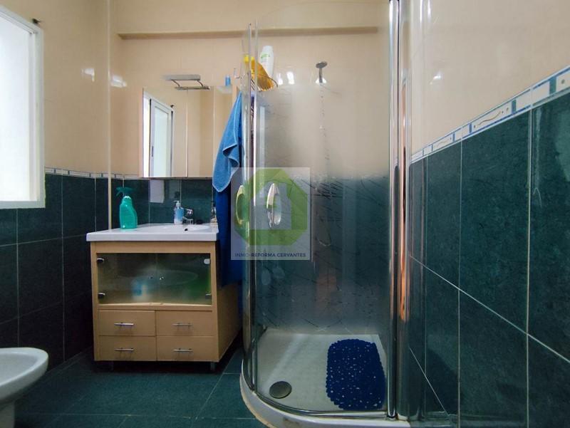 For sale of flat in Granada
