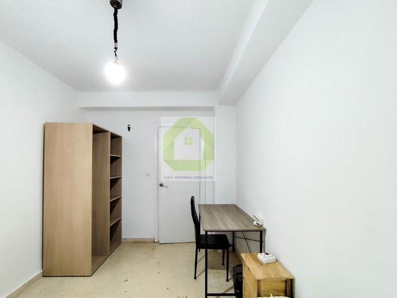 For sale of flat in Granada