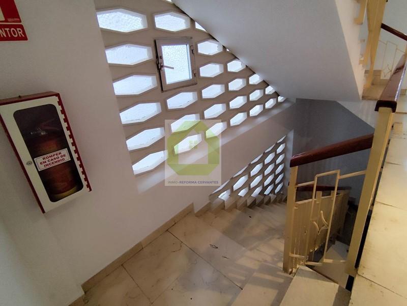 For sale of flat in Granada