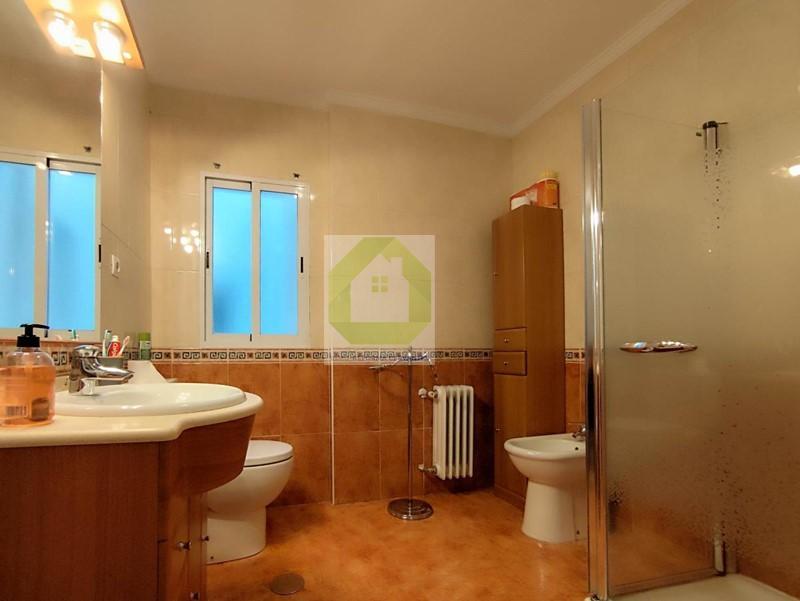 For sale of flat in Granada