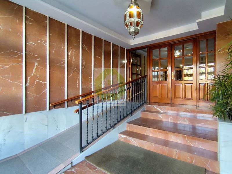 For sale of flat in Granada