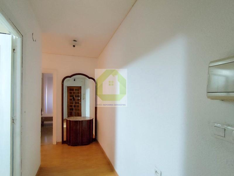 For sale of flat in Granada