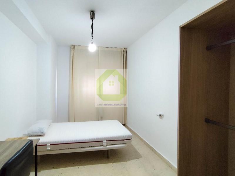 For sale of flat in Granada