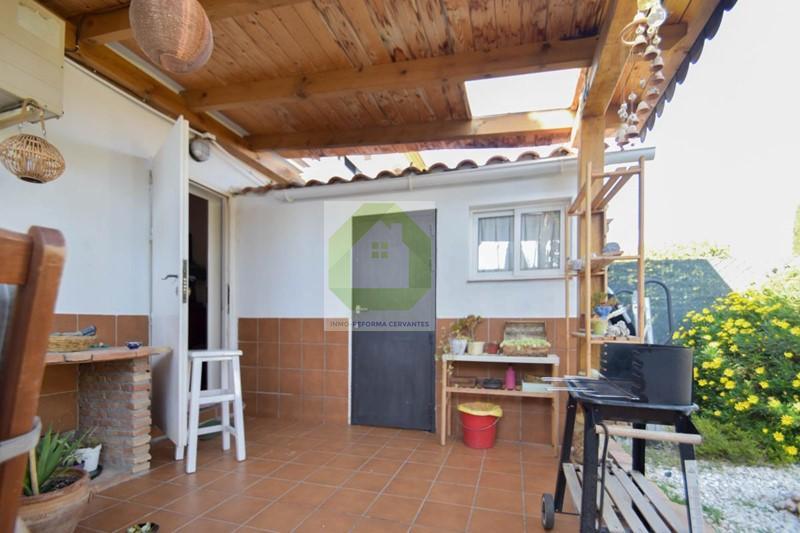 For sale of house in Granada