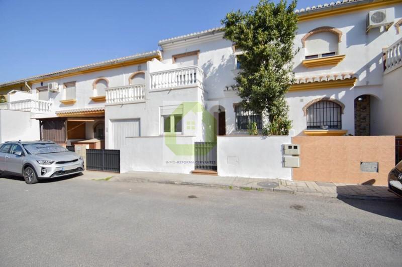 For sale of house in Granada
