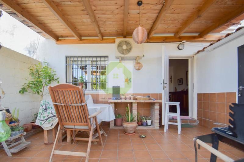 For sale of house in Granada