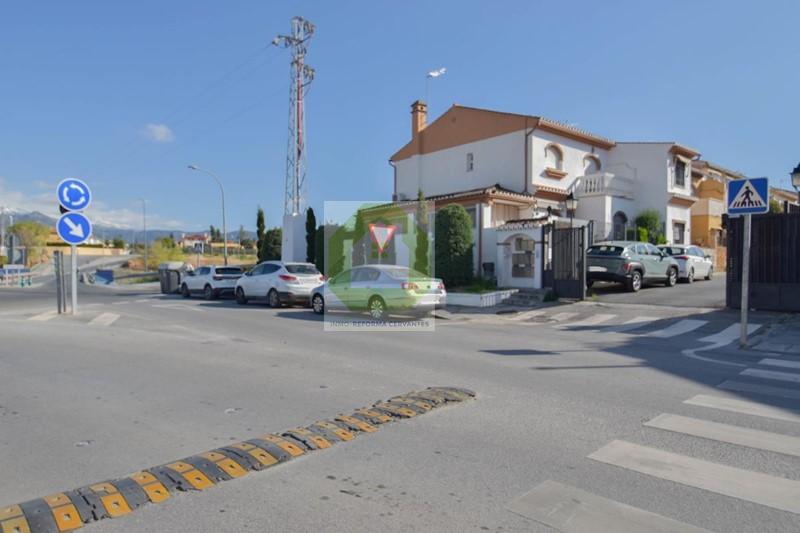 For sale of house in Granada
