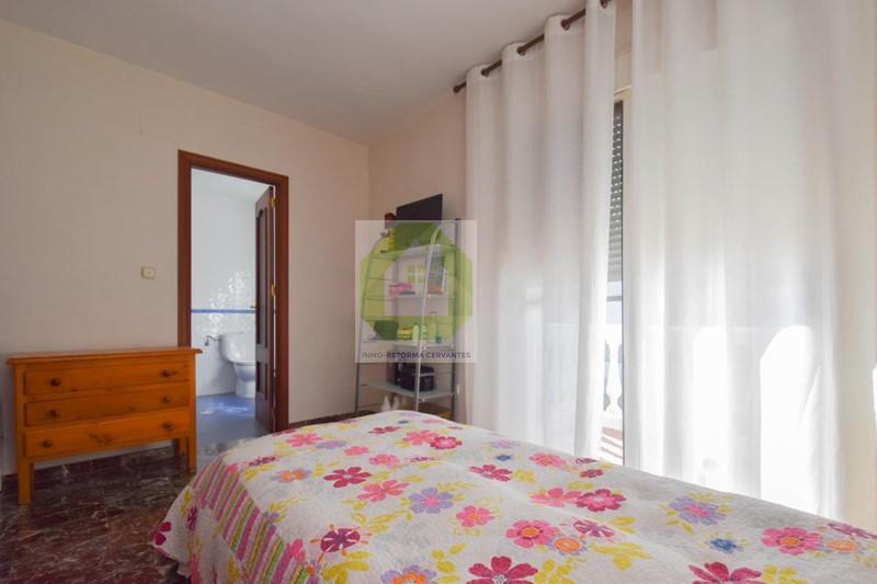 For sale of house in Granada