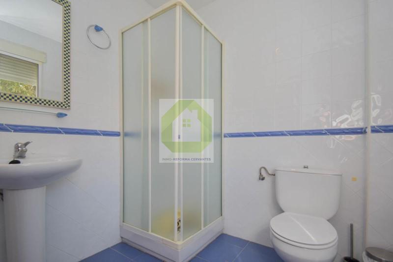 For sale of house in Granada