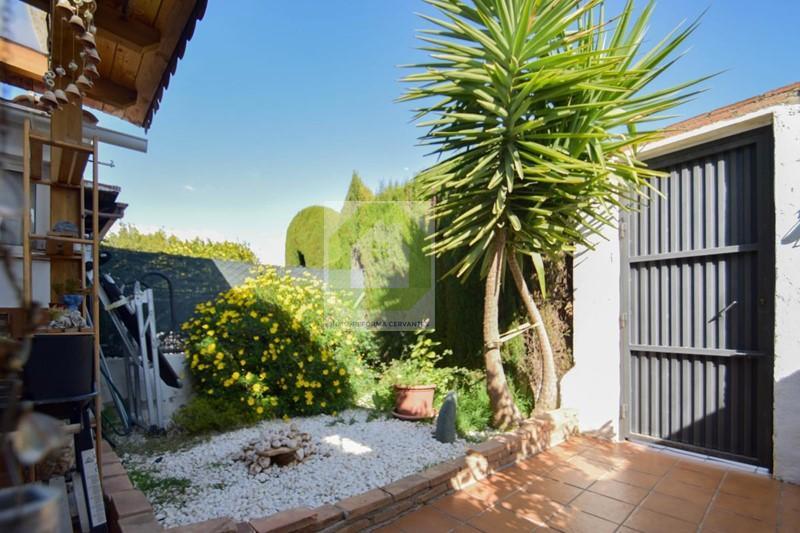 For sale of house in Granada