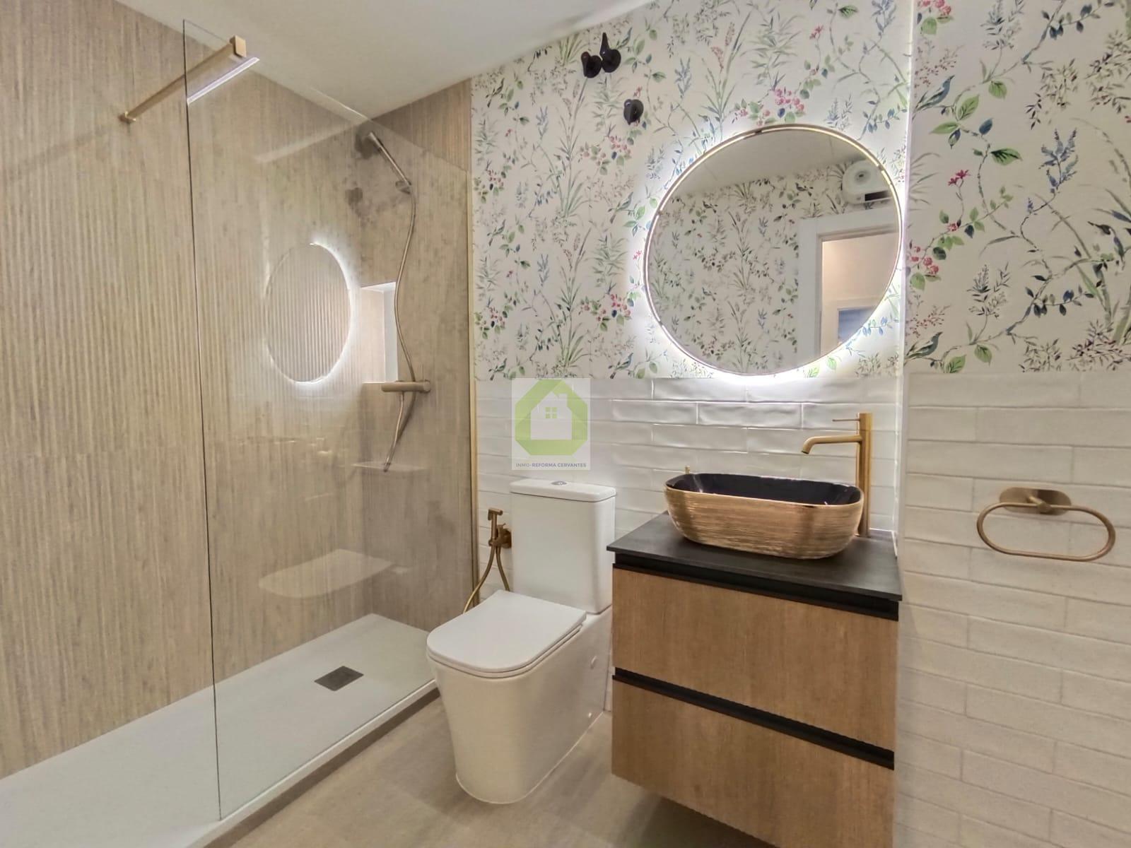 For sale of flat in Granada