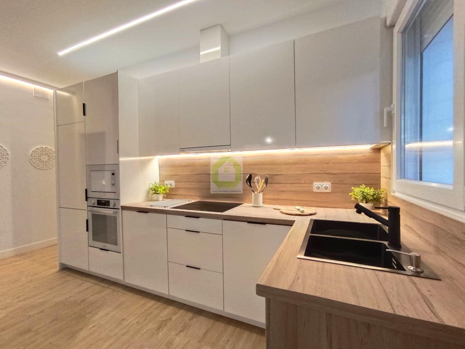 For sale of flat in Granada