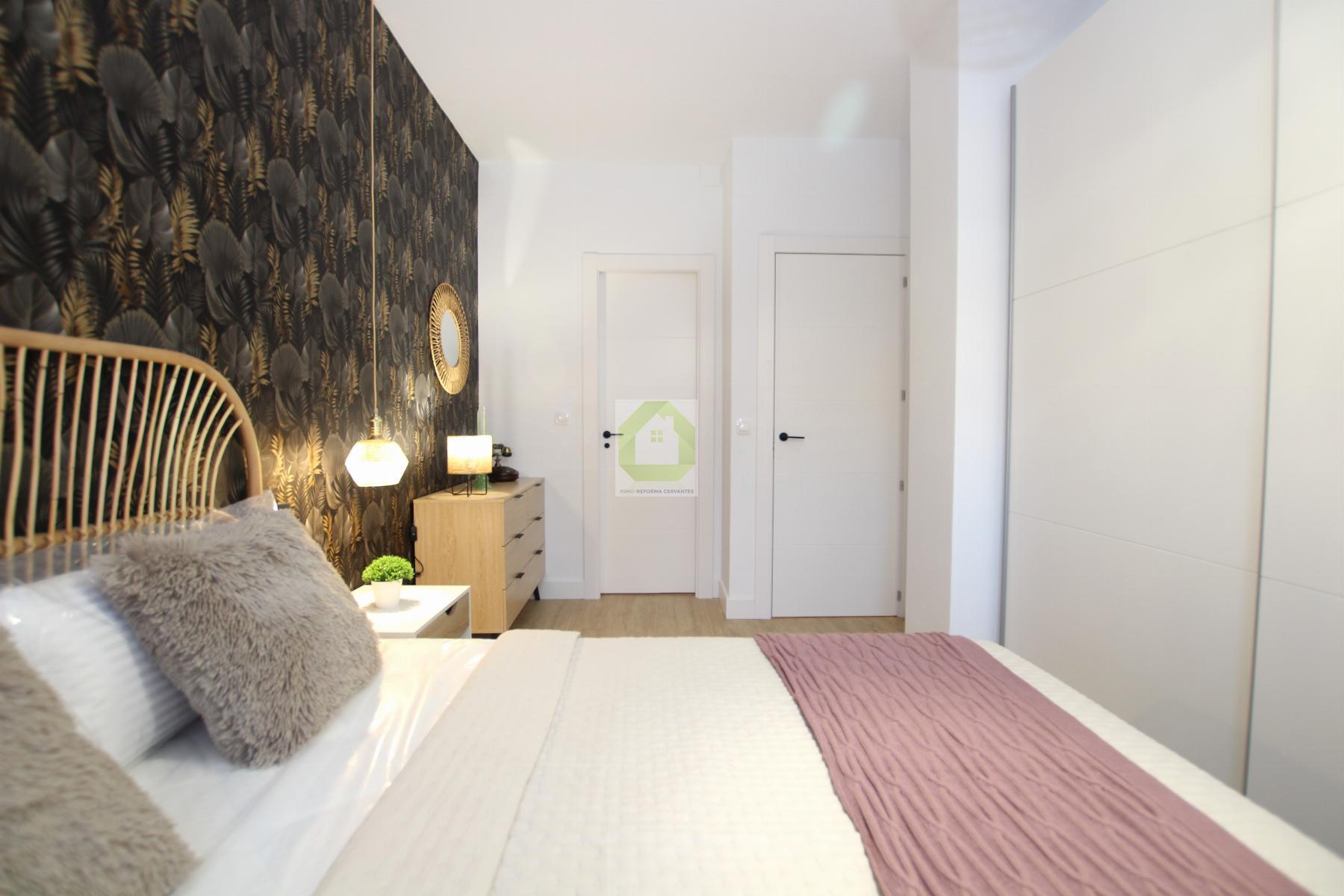 For sale of flat in Granada