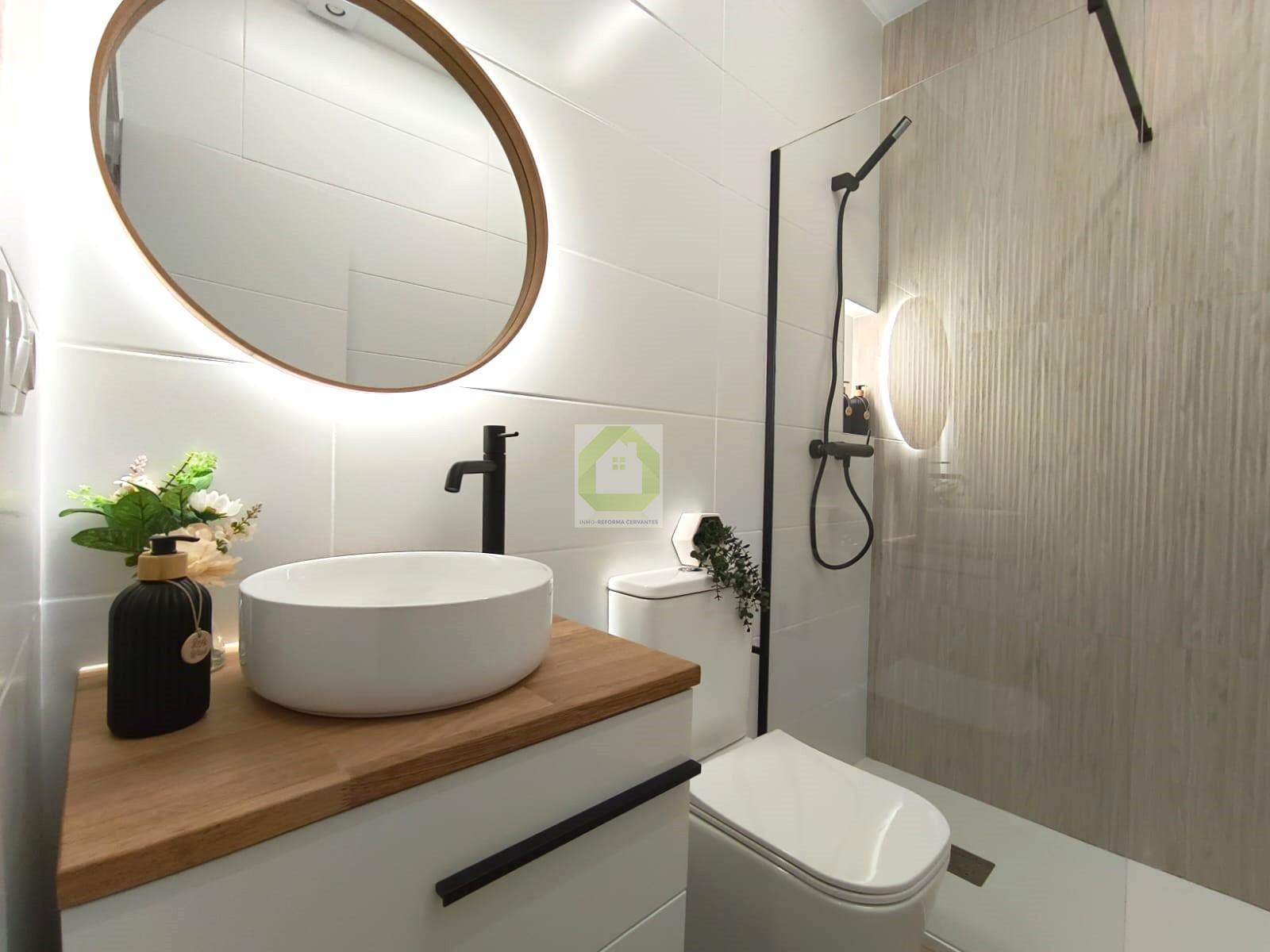 For sale of flat in Granada