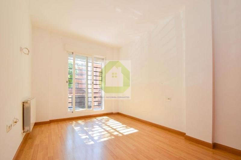 For sale of flat in Atarfe