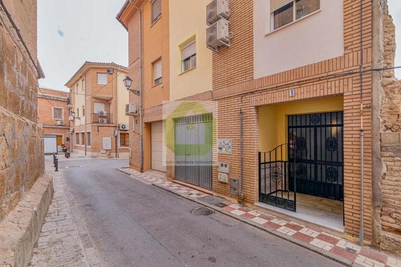 For sale of house in Albolote