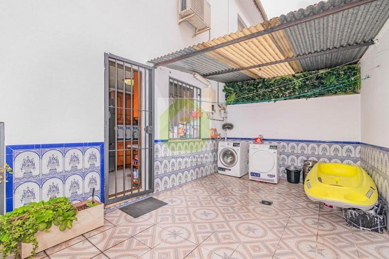For sale of house in Albolote
