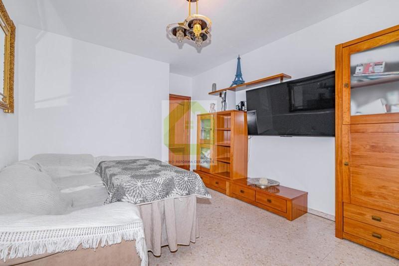 For sale of house in Albolote