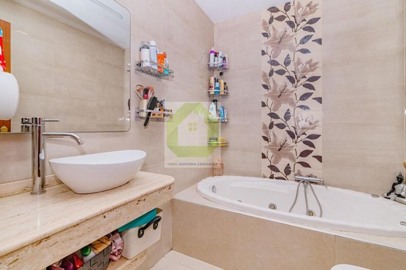 For sale of house in Albolote