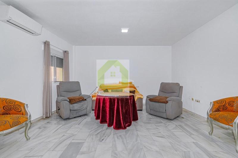 For sale of house in Albolote