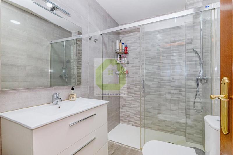 For sale of house in Albolote