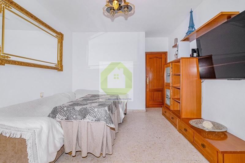 For sale of house in Albolote