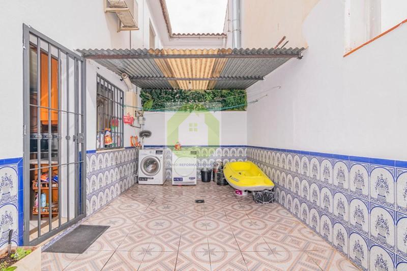 For sale of house in Albolote