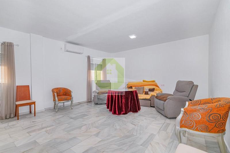 For sale of house in Albolote