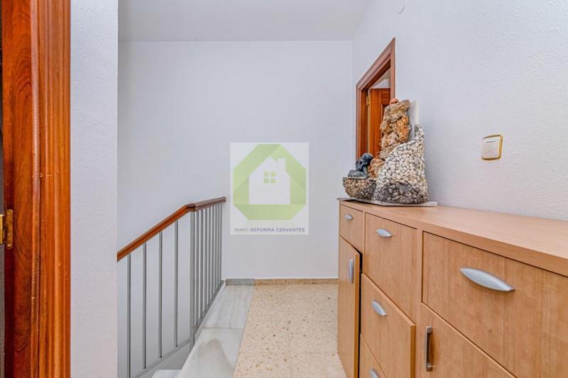 For sale of house in Albolote