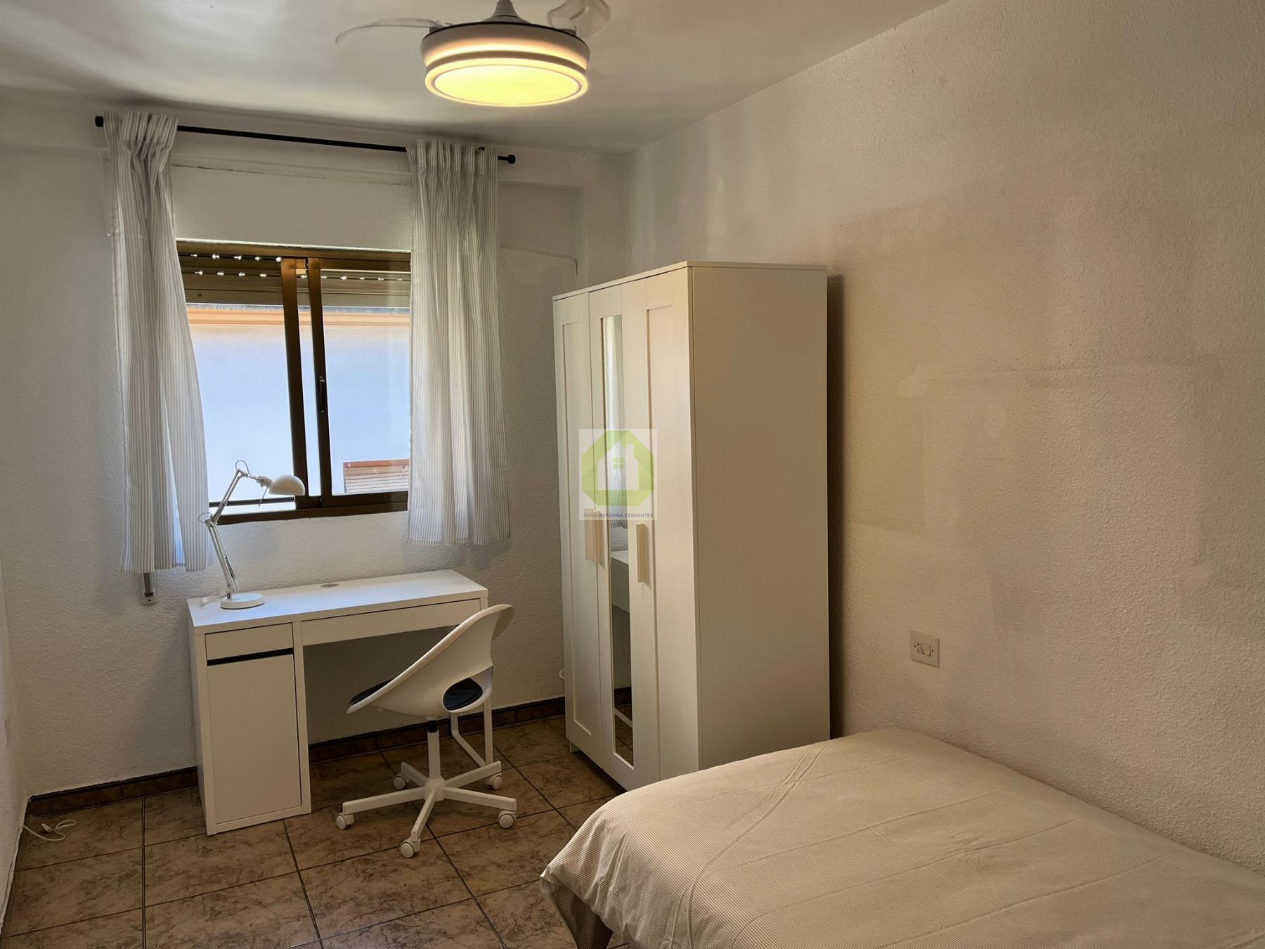 For rent of room in Granada