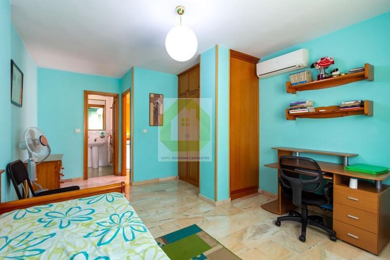 Venta de casa en Granada