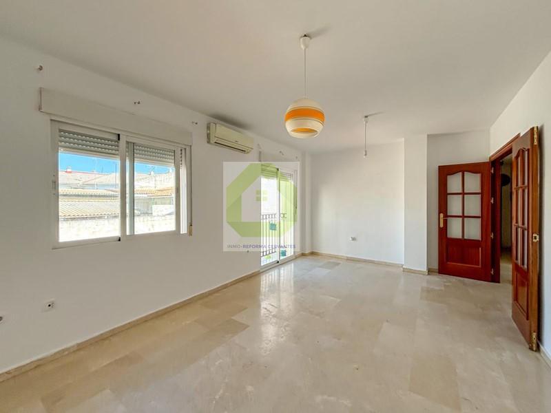 For sale of flat in Atarfe