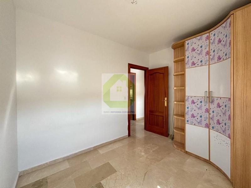 For sale of flat in Atarfe