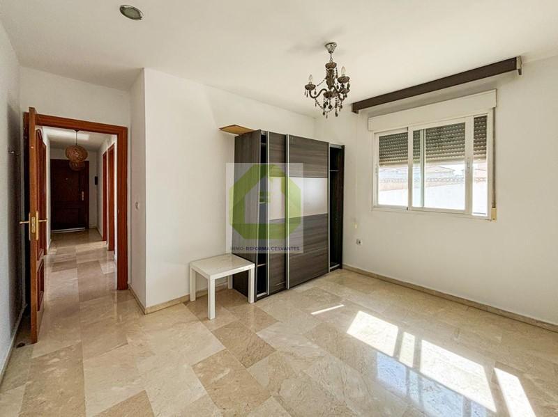 For sale of flat in Atarfe