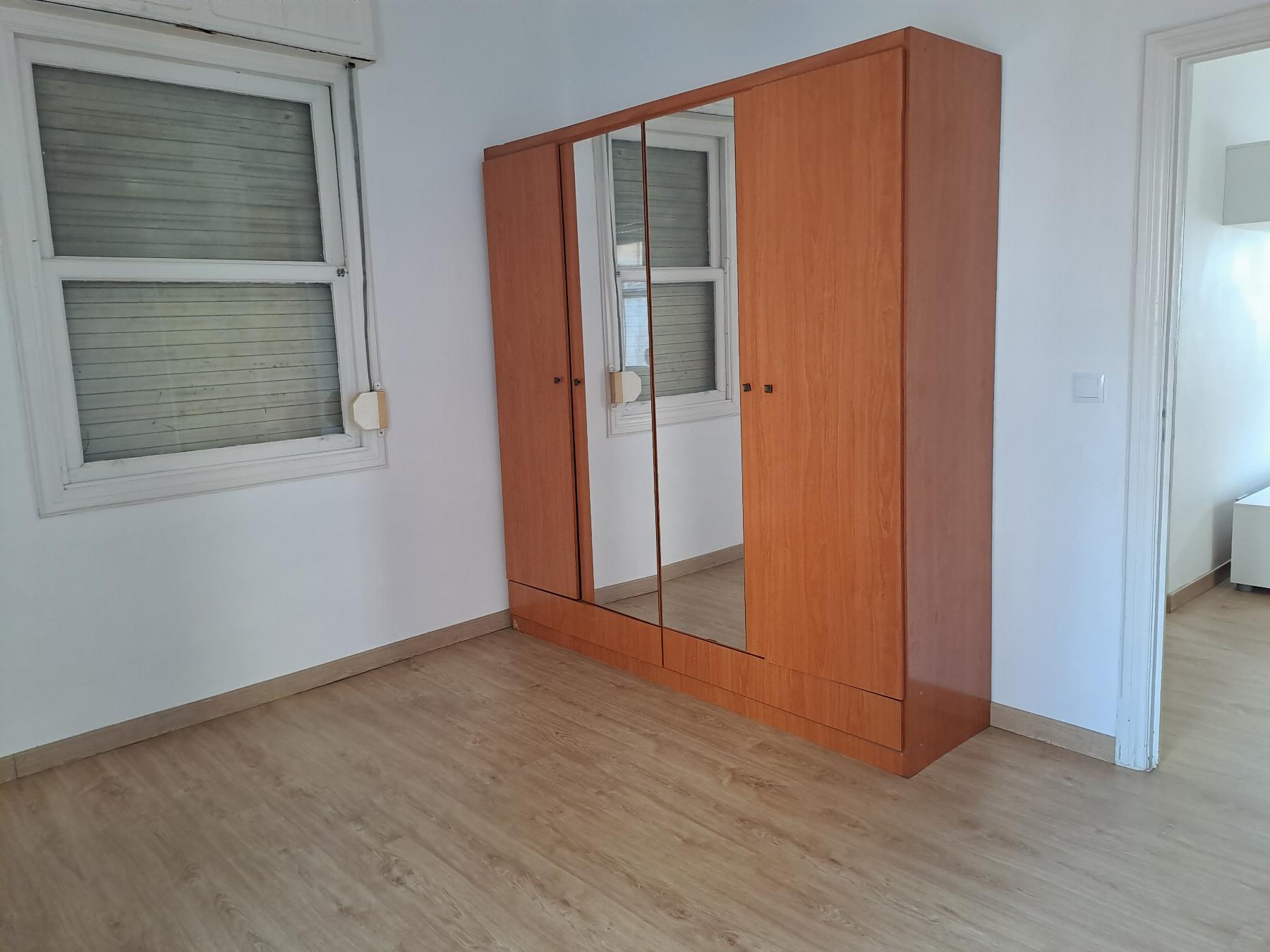 For rent of ground floor in Vigo