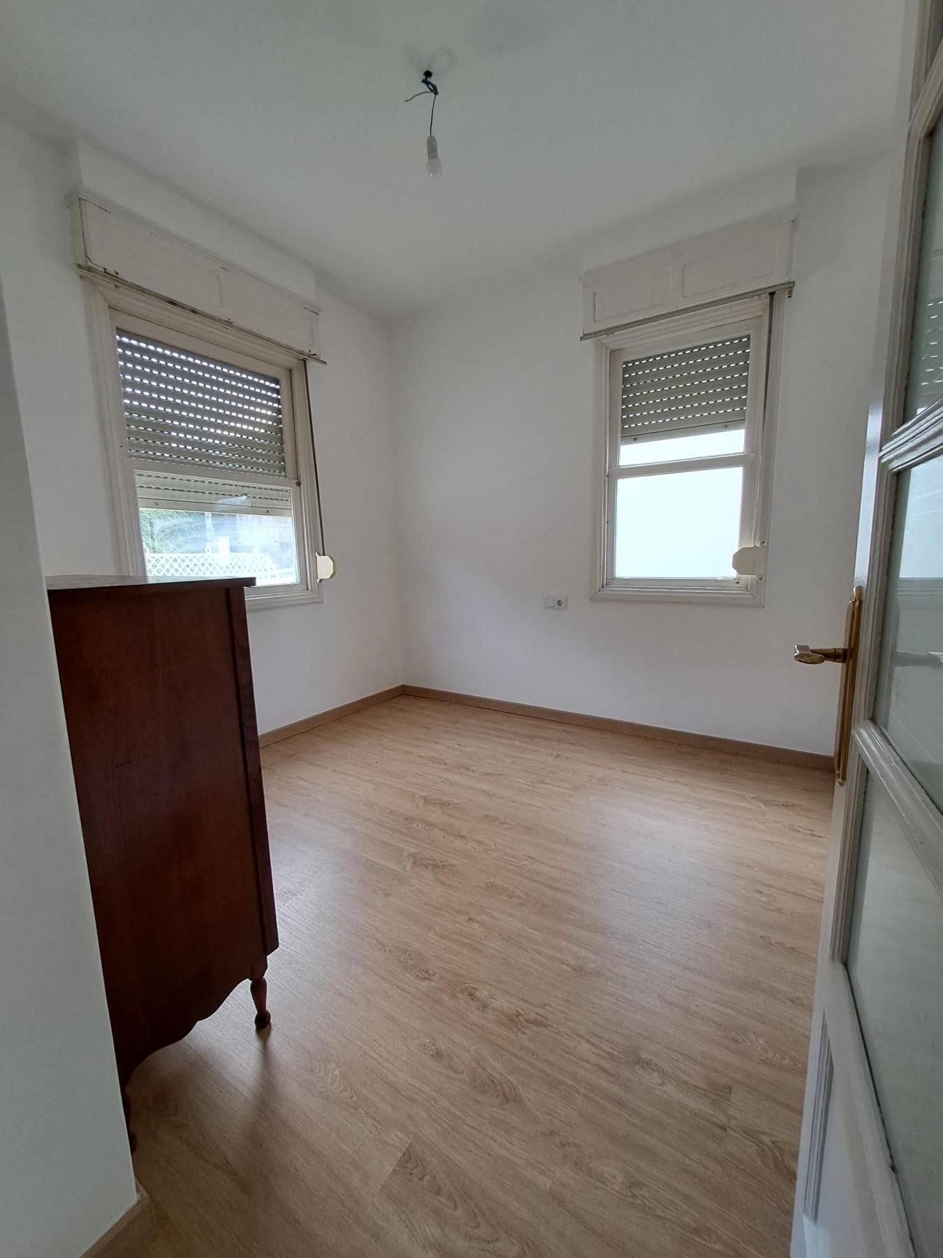 For rent of ground floor in Vigo