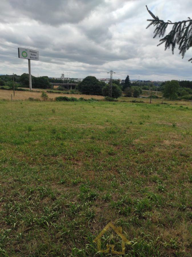 Venta de terreno en Lugo