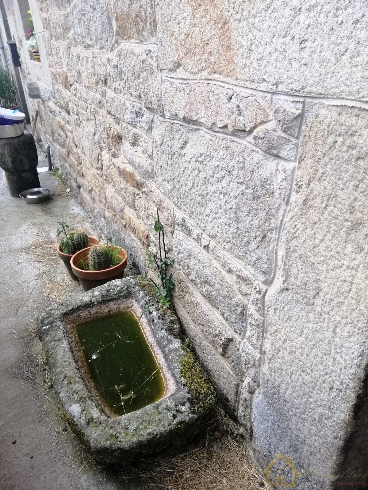 For sale of house in Friol