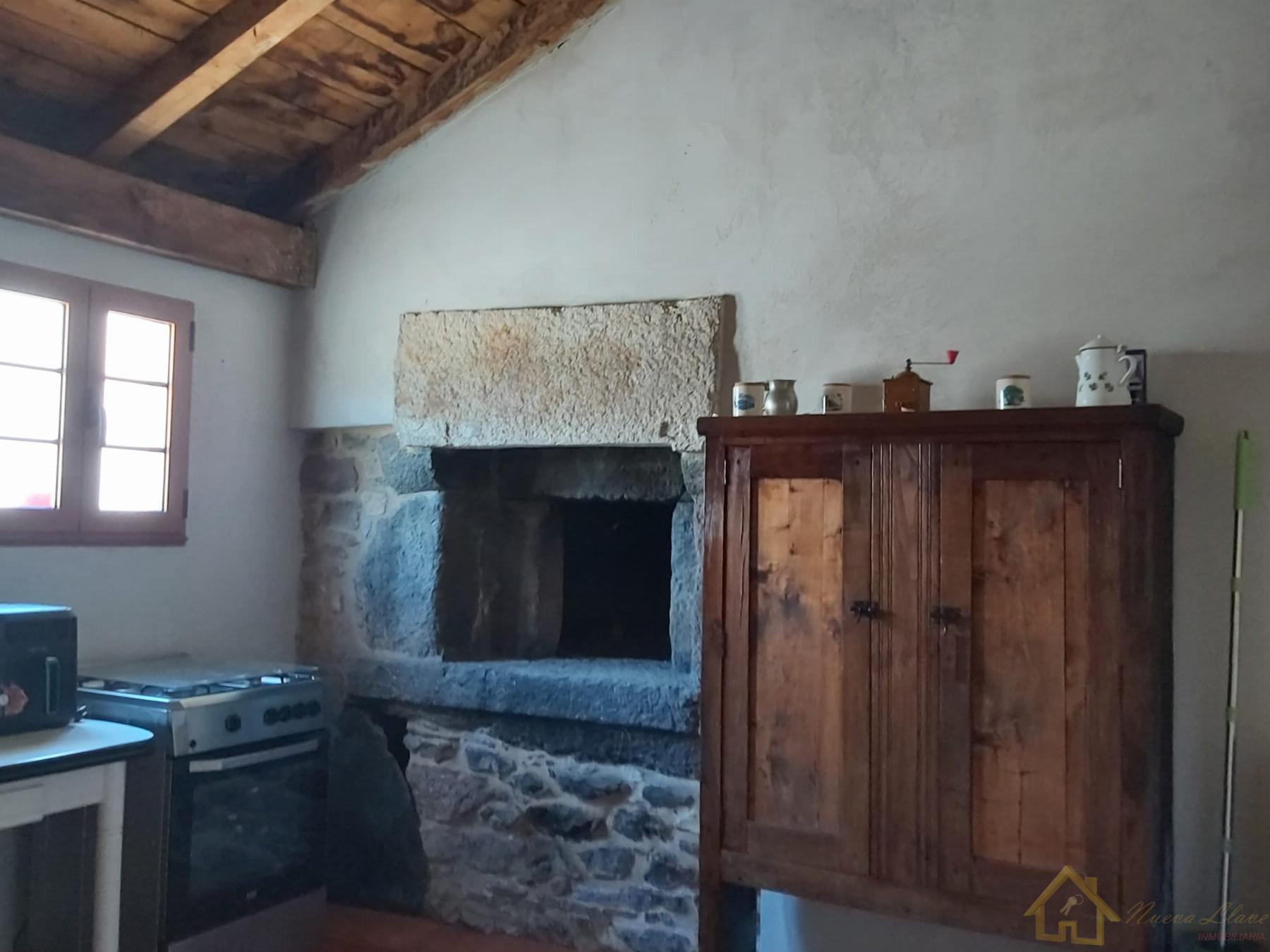 For sale of house in Baralla