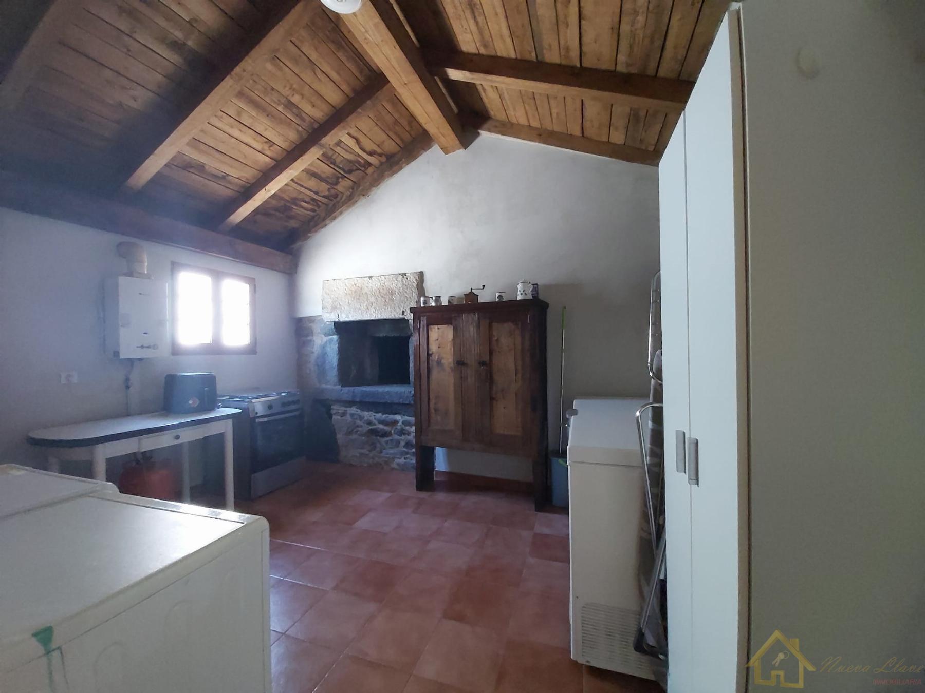 For sale of house in Baralla