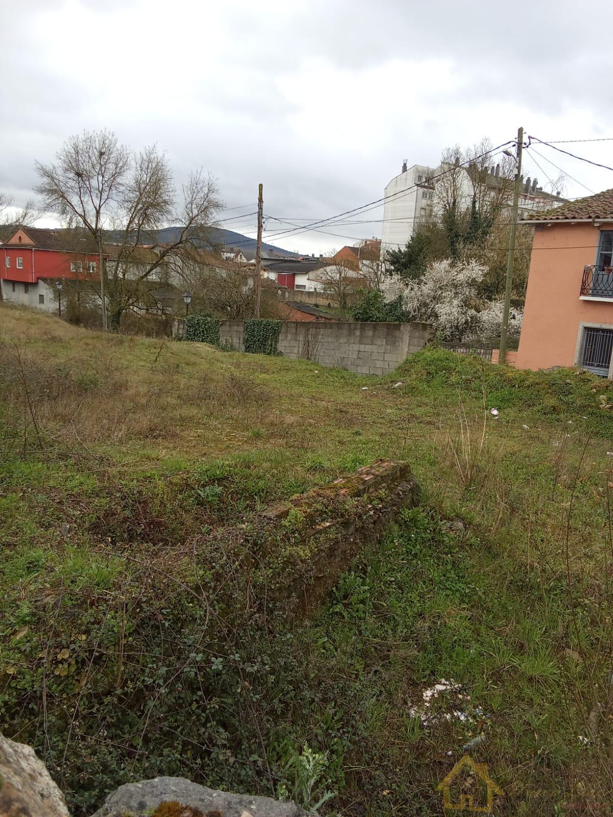 For sale of land in Monforte de Lemos